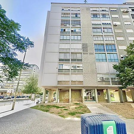 Soar Home I Urban Nest - Near Airport & Green Park Lisbon Exterior photo