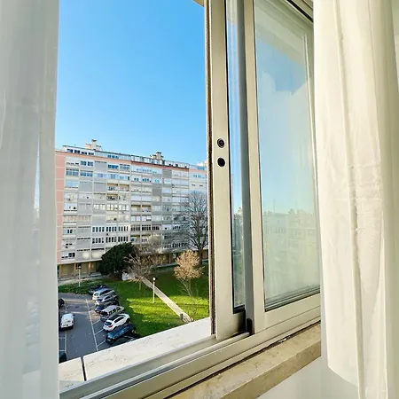 Soar Home I Urban Nest - Near Airport & Green Park Lisbon Exterior photo